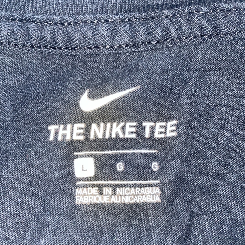Nike T-Shirt - Picture 3 of 3